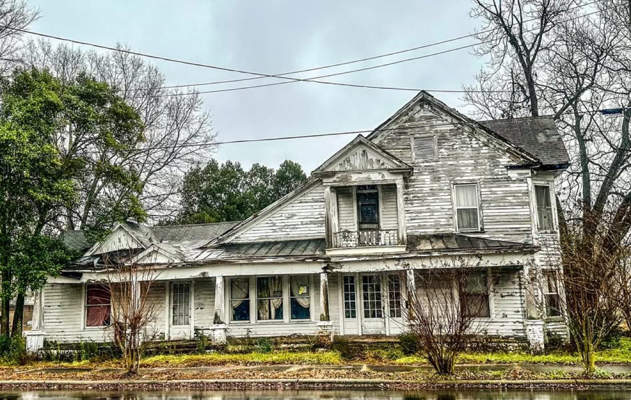 An unidentified historic house in Maxton