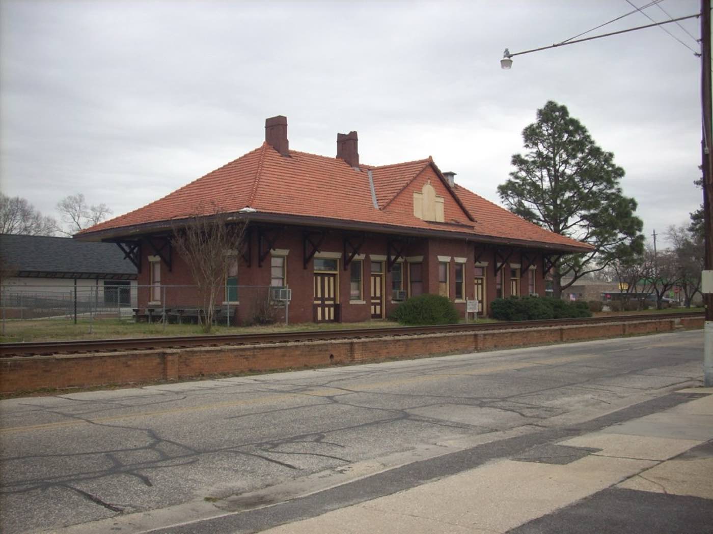 Maxton Train Station